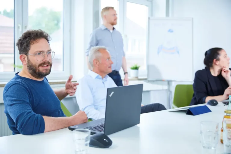 Besprechung im Konferenzraum